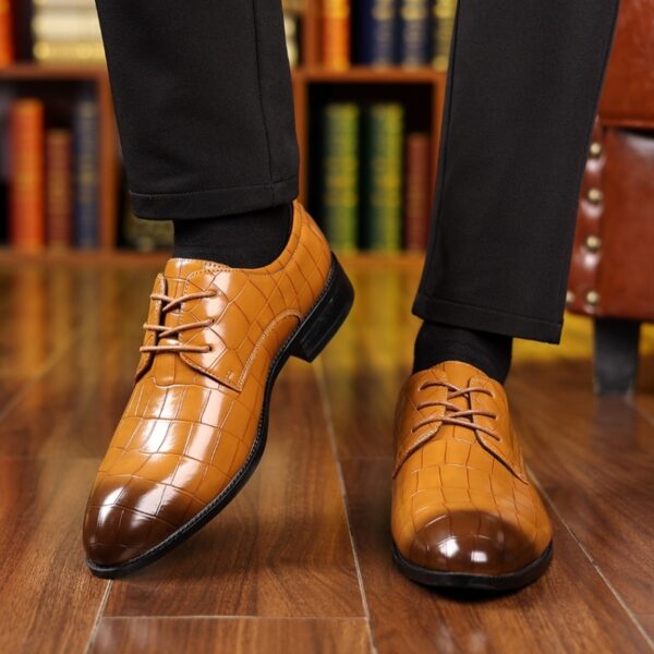 Plus Size Leather Shoes Men's Casual Breathable - Image 2