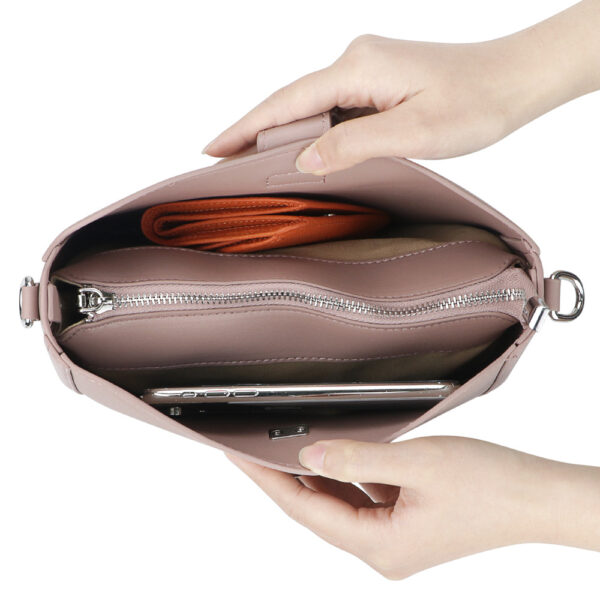 Vintage Saddle Women's Shoulder Messenger Bag - Image 5