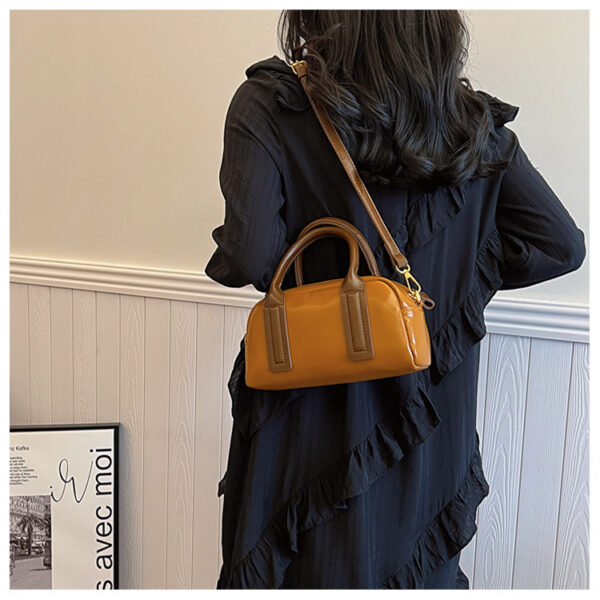 Fashion Retro Minority Single Shoulder Handbag - Image 4